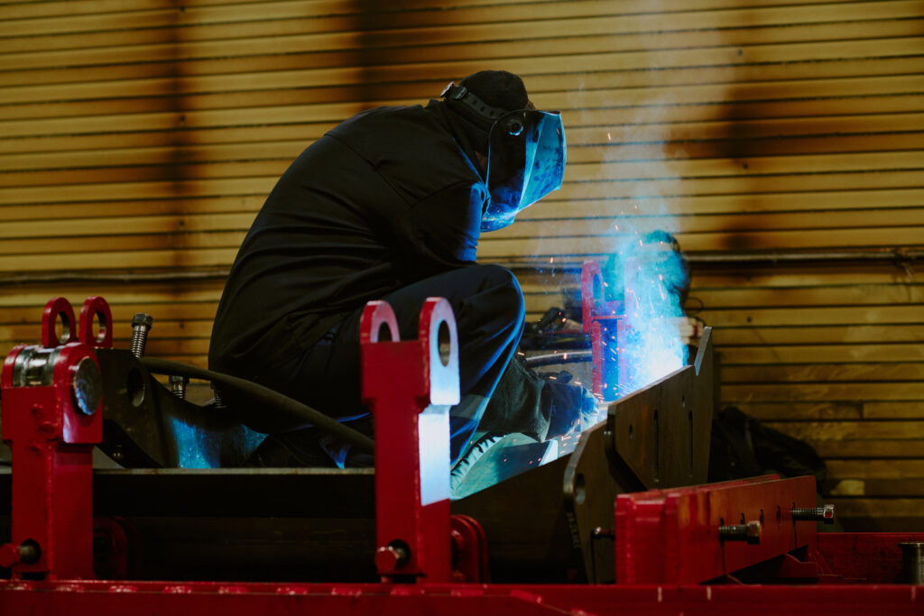 welding-at-work-in-factor